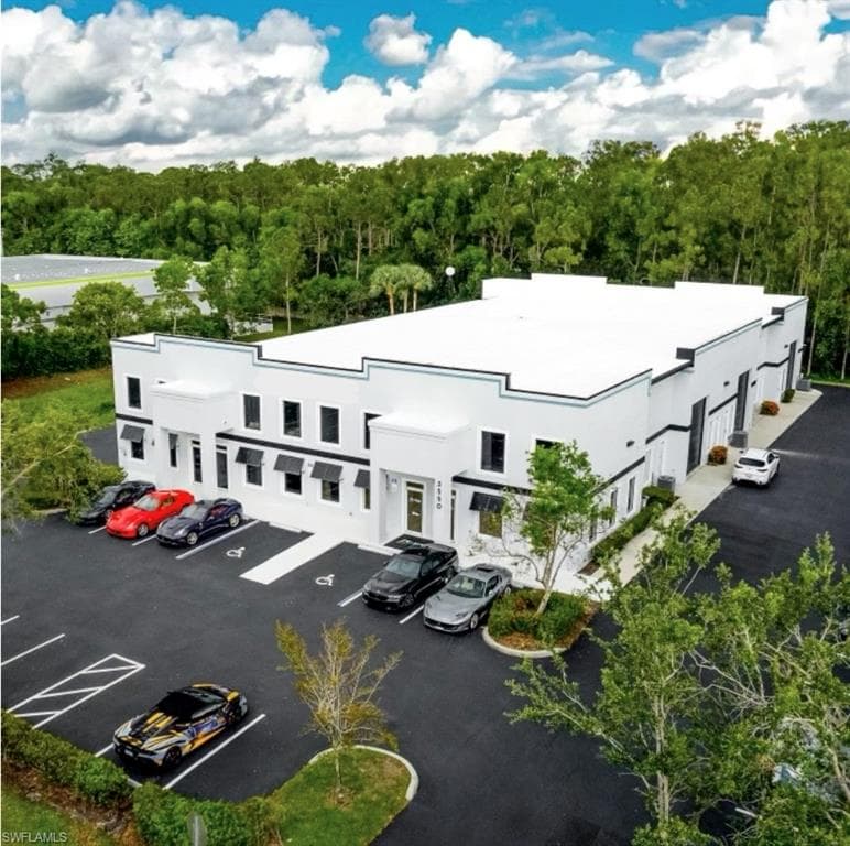 3550 Westview Dr, Naples, FL 34104-1