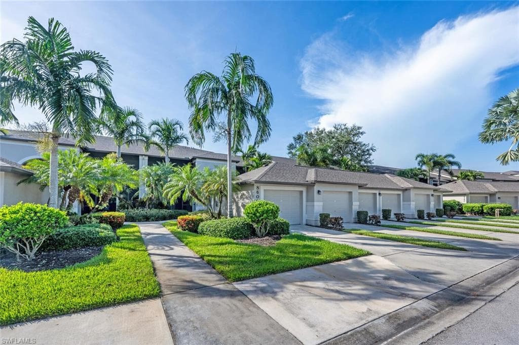 8600 Naples Heritage Dr 526, Naples, FL 34112-37