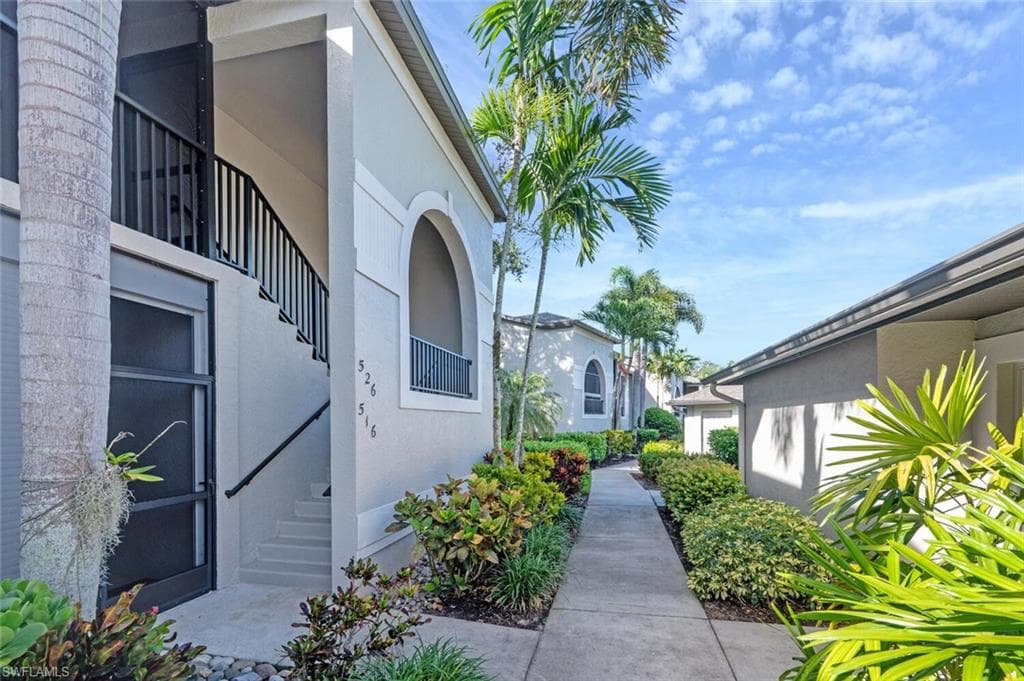 8600 Naples Heritage Dr 526, Naples, FL 34112-4