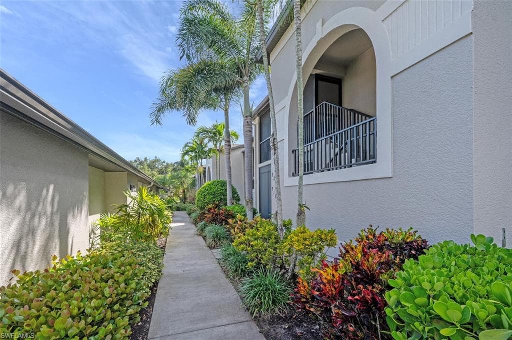 8600 Naples Heritage Dr 526, Naples, FL 34112-4