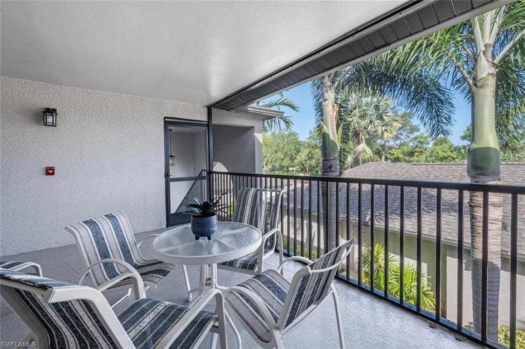 8600 Naples Heritage Dr 526, Naples, FL 34112-7