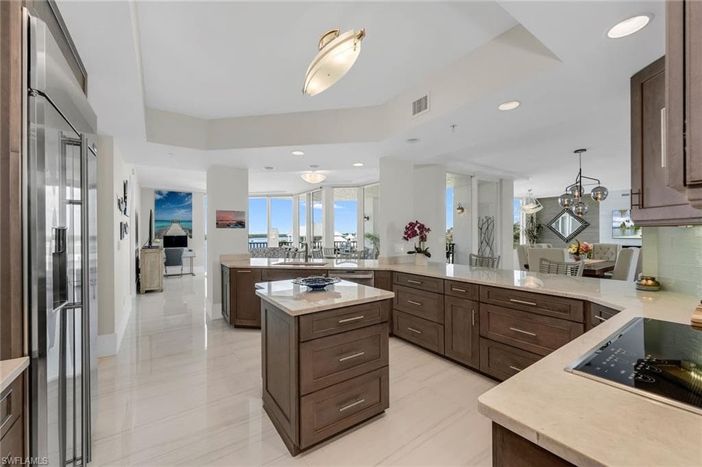 700 La Peninsula Blvd 306, Naples, FL 34113-10