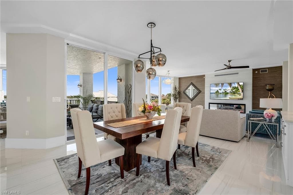 700 La Peninsula Blvd 306, Naples, FL 34113-12