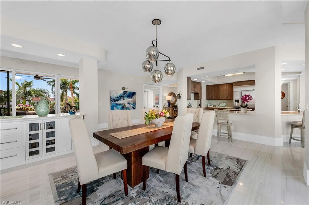 700 La Peninsula Blvd 306, Naples, FL 34113-13