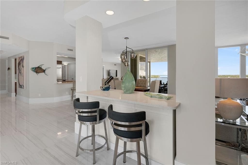 700 La Peninsula Blvd 306, Naples, FL 34113-17