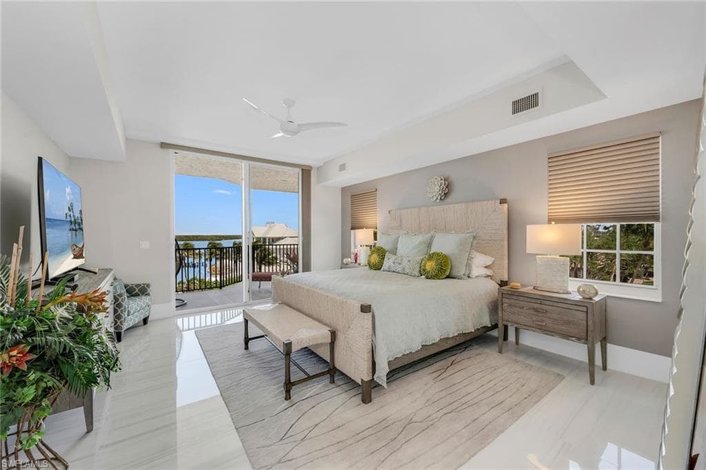 700 La Peninsula Blvd 306, Naples, FL 34113-18