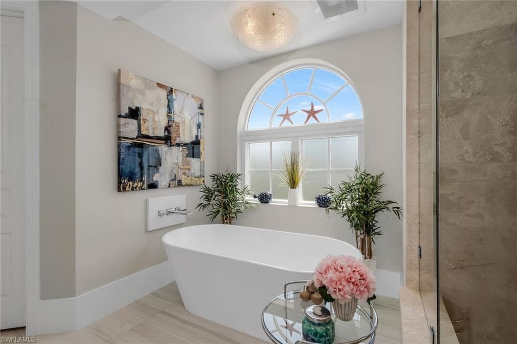 700 La Peninsula Blvd 306, Naples, FL 34113-23