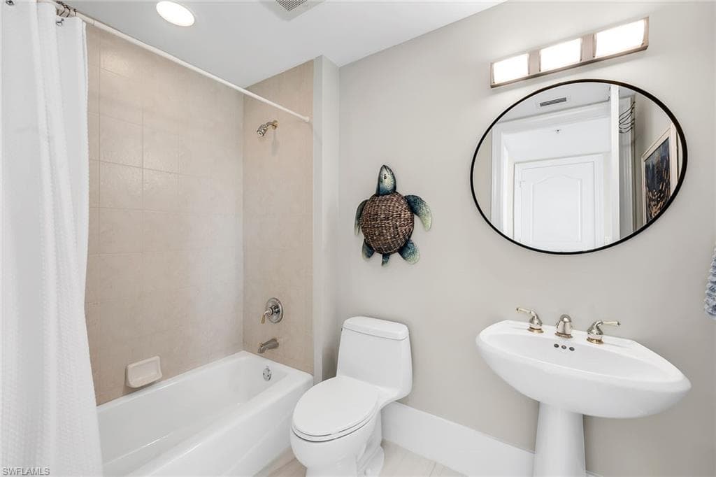 700 La Peninsula Blvd 306, Naples, FL 34113-30