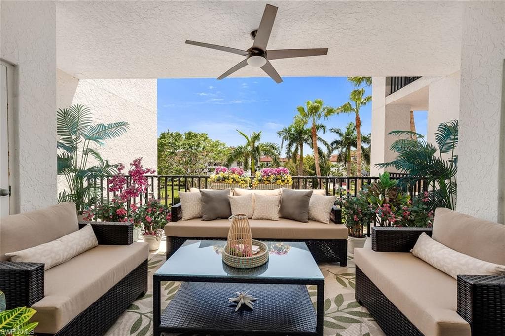 700 La Peninsula Blvd 306, Naples, FL 34113-37