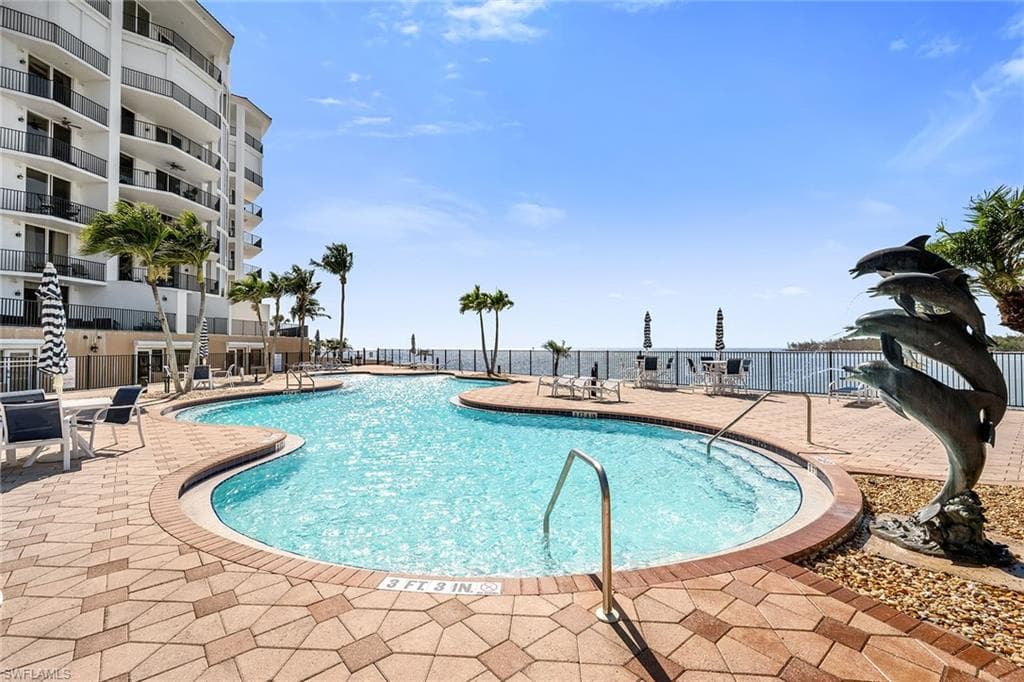 700 La Peninsula Blvd 306, Naples, FL 34113-42