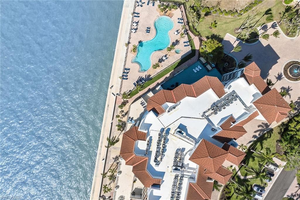 700 La Peninsula Blvd 306, Naples, FL 34113-48