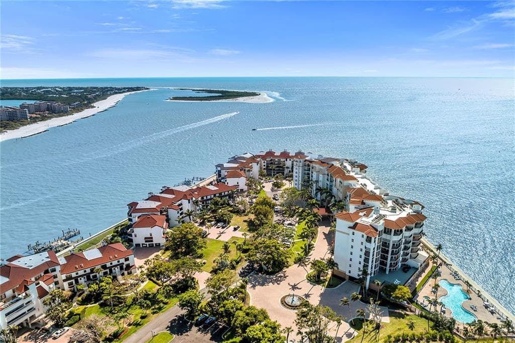 700 La Peninsula Blvd 306, Naples, FL 34113-51