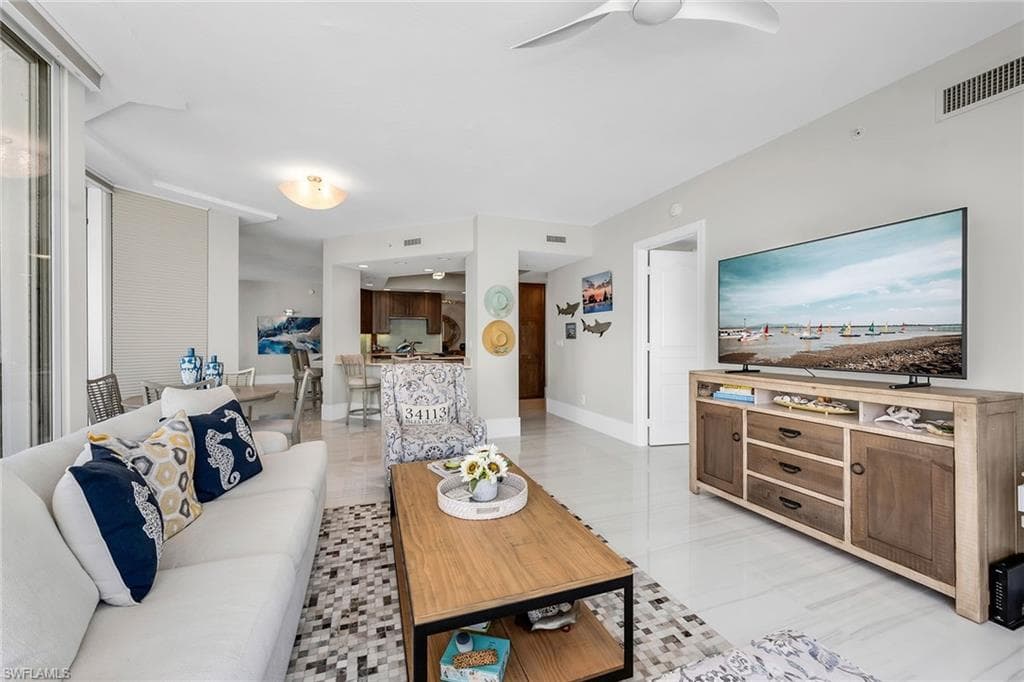 700 La Peninsula Blvd 306, Naples, FL 34113-8