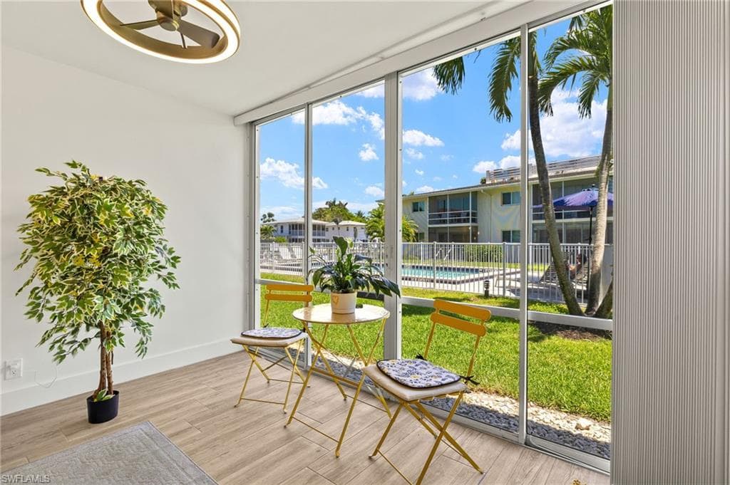 1417 Chesapeake Ave 106, Naples, FL 34102-8