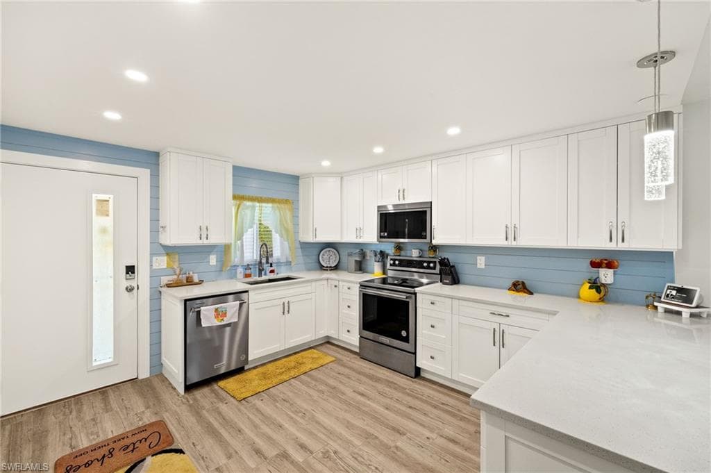1417 Chesapeake Ave 106, Naples, FL 34102-10