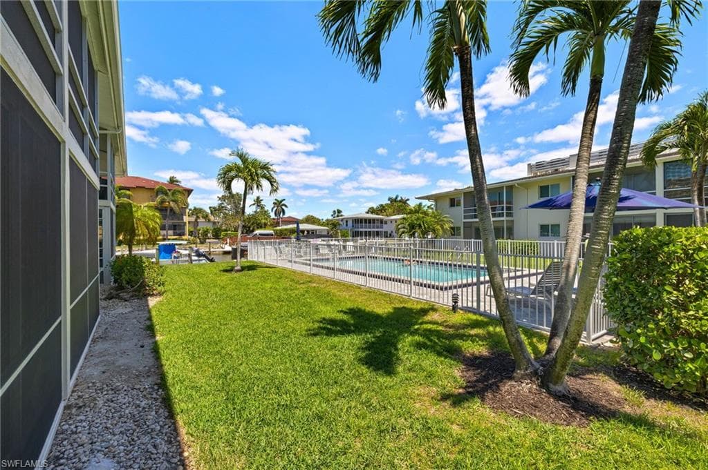 1417 Chesapeake Ave 106, Naples, FL 34102-23