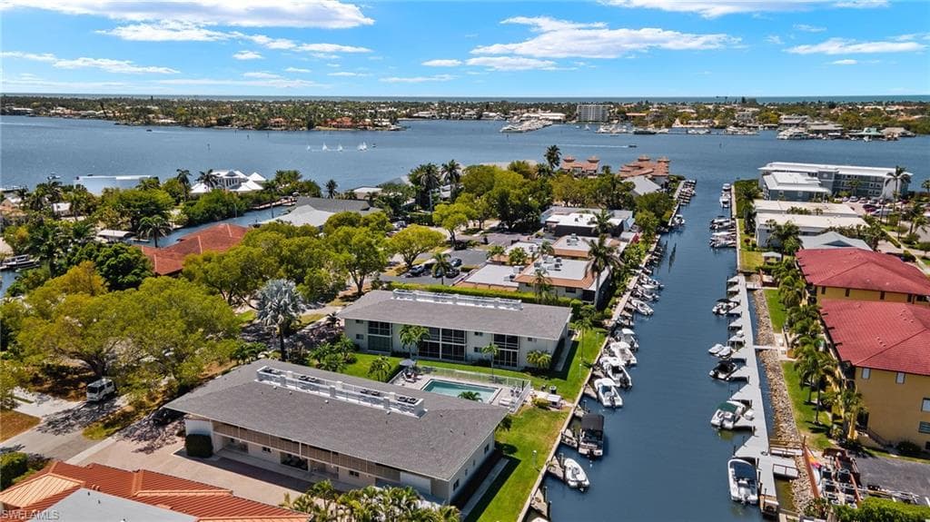 1417 Chesapeake Ave 106, Naples, FL 34102-32