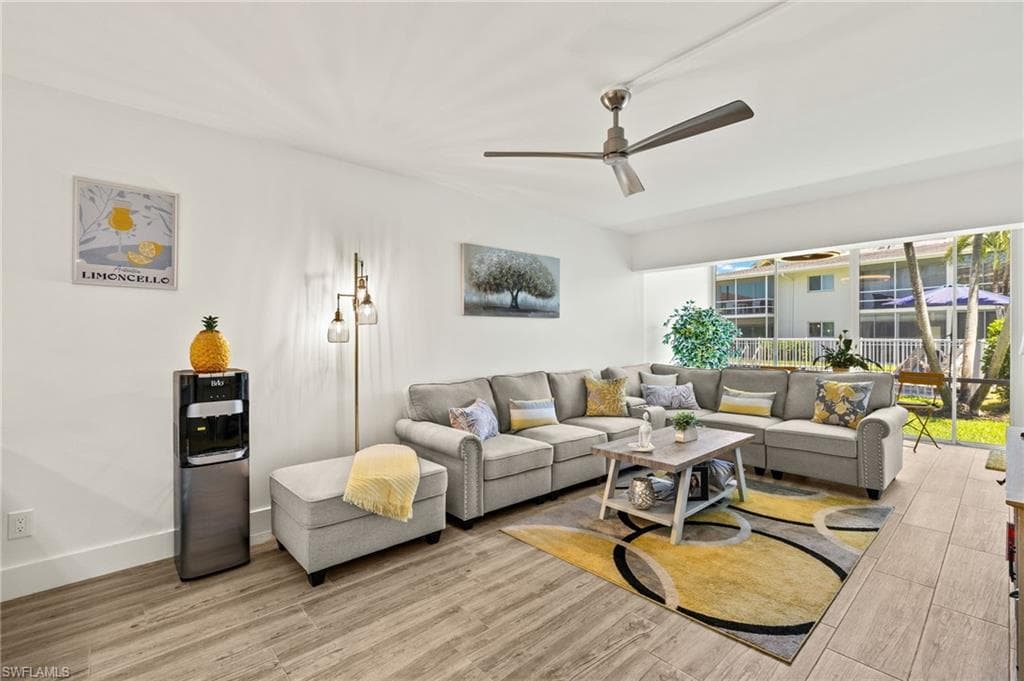 1417 Chesapeake Ave 106, Naples, FL 34102-2