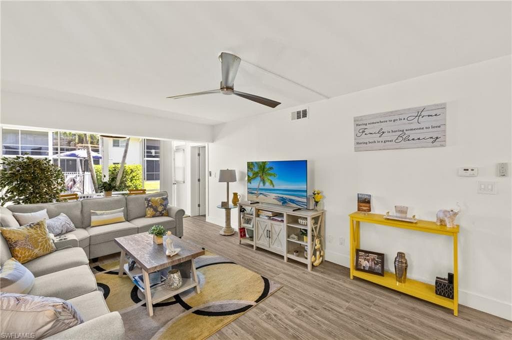 1417 Chesapeake Ave 106, Naples, FL 34102-3