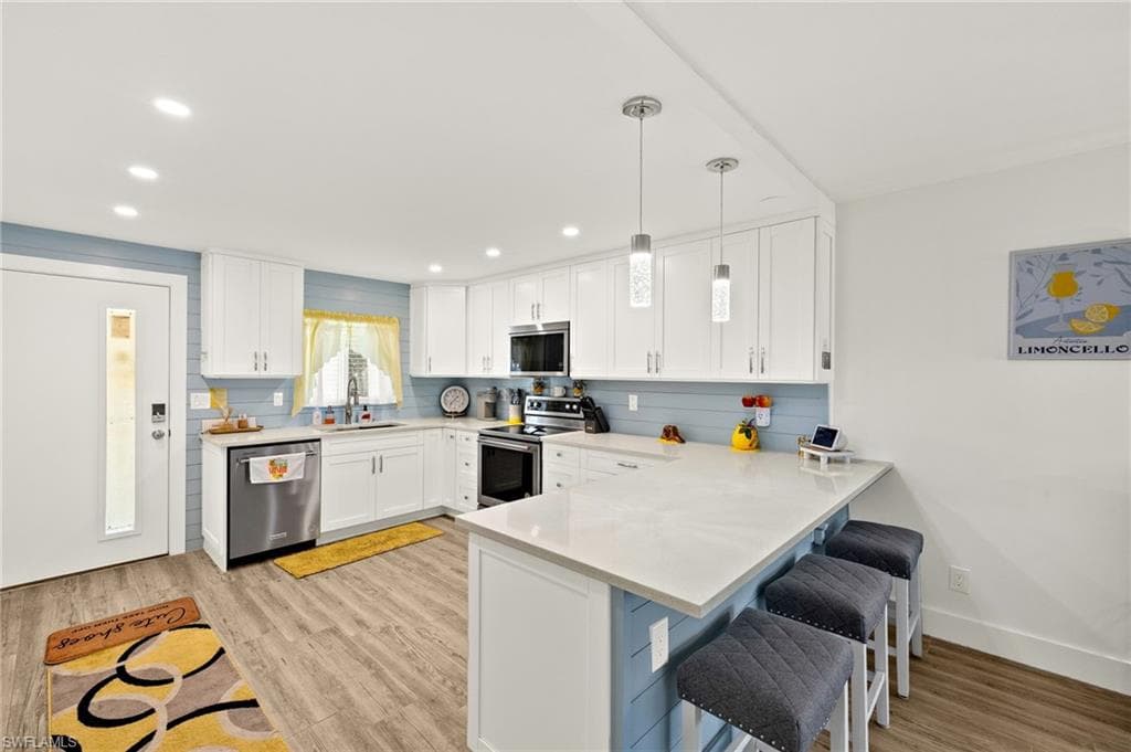1417 Chesapeake Ave 106, Naples, FL 34102-4