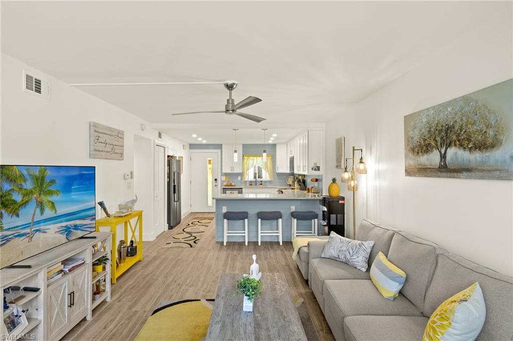1417 Chesapeake Ave 106, Naples, FL 34102-6