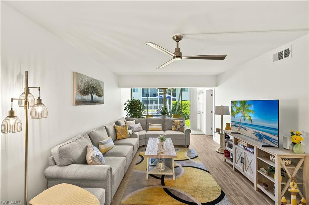 1417 Chesapeake Ave 106, Naples, FL 34102-7
