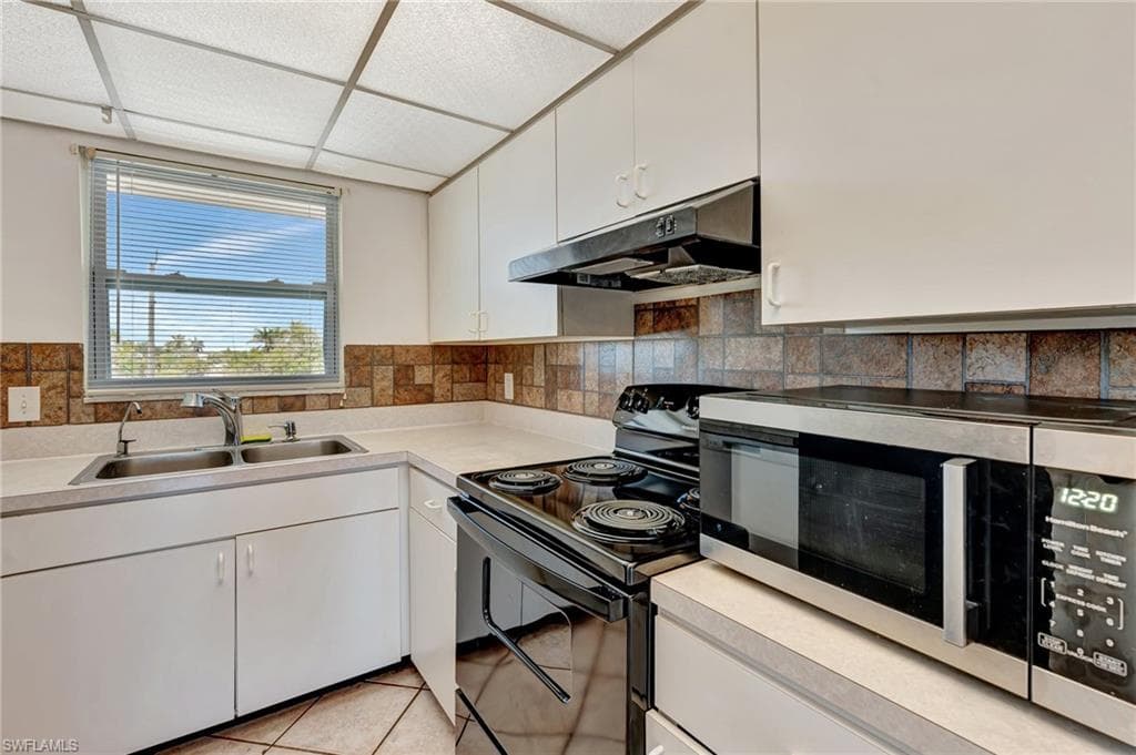1010 Manatee Rd B305, Naples, FL 34114-10