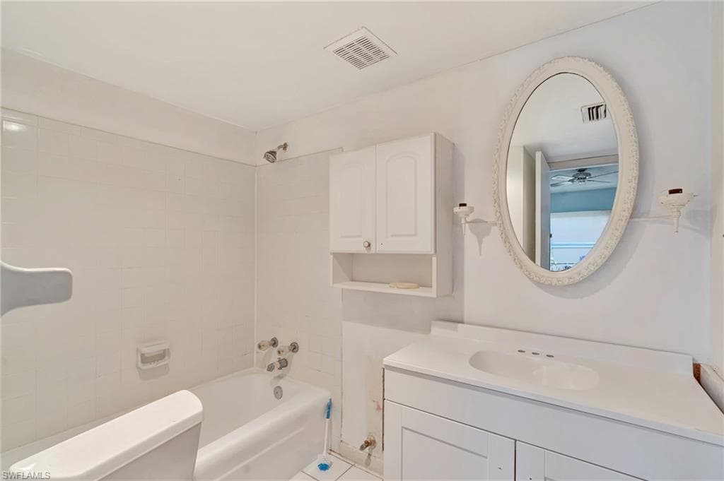 1010 Manatee Rd B305, Naples, FL 34114-13