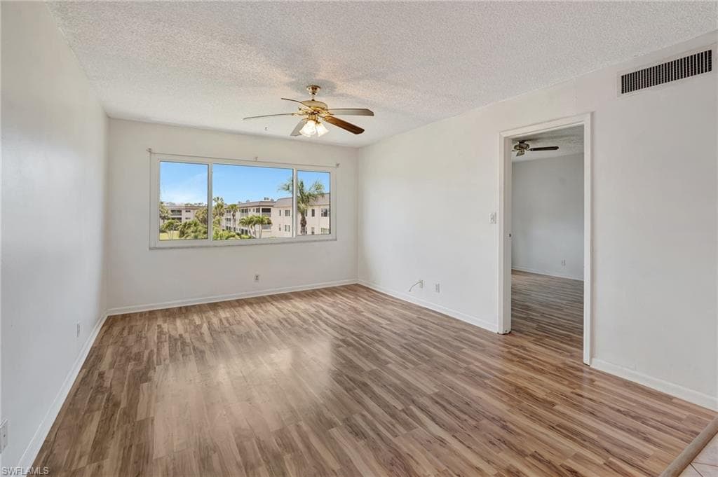1010 Manatee Rd B305, Naples, FL 34114-5