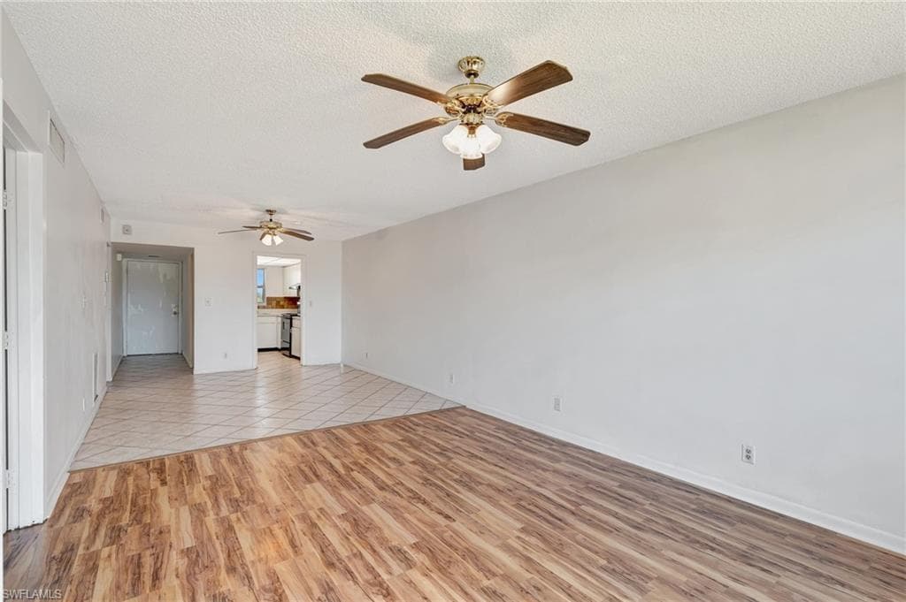 1010 Manatee Rd B305, Naples, FL 34114-7