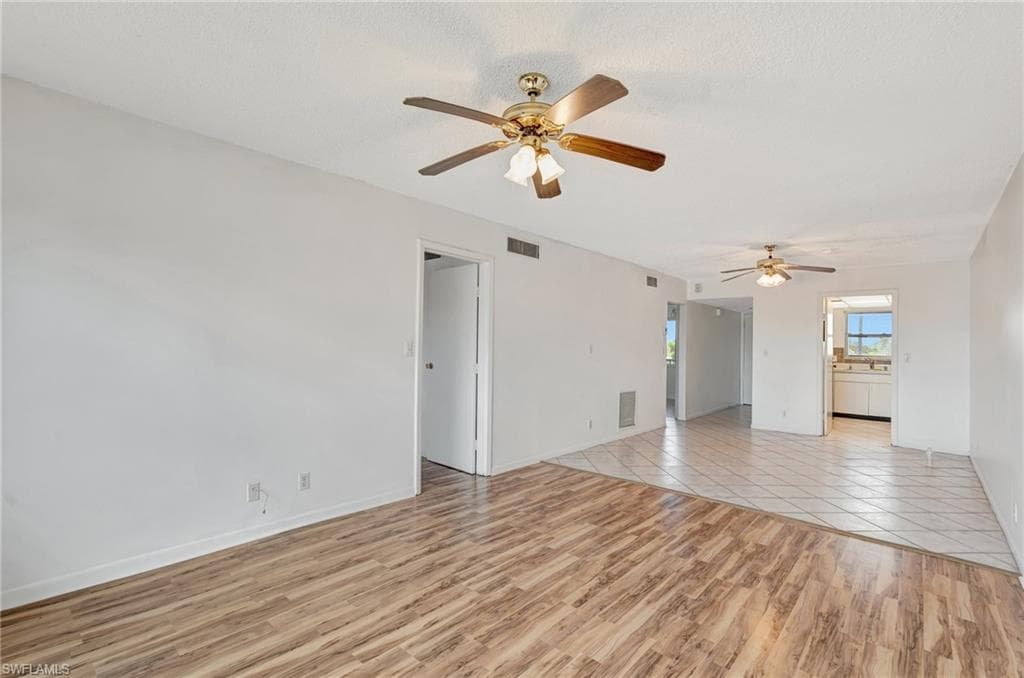 1010 Manatee Rd B305, Naples, FL 34114-8