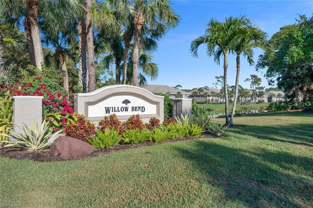 1980 Willow Bend Cir 203, Naples, FL 34109-7