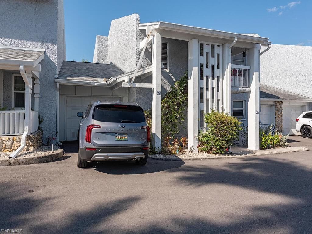 39 Watercolor Way 39, Naples, FL 34113-2