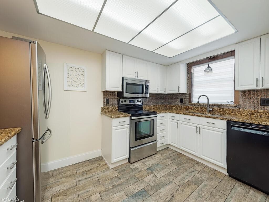 39 Watercolor Way 39, Naples, FL 34113-6