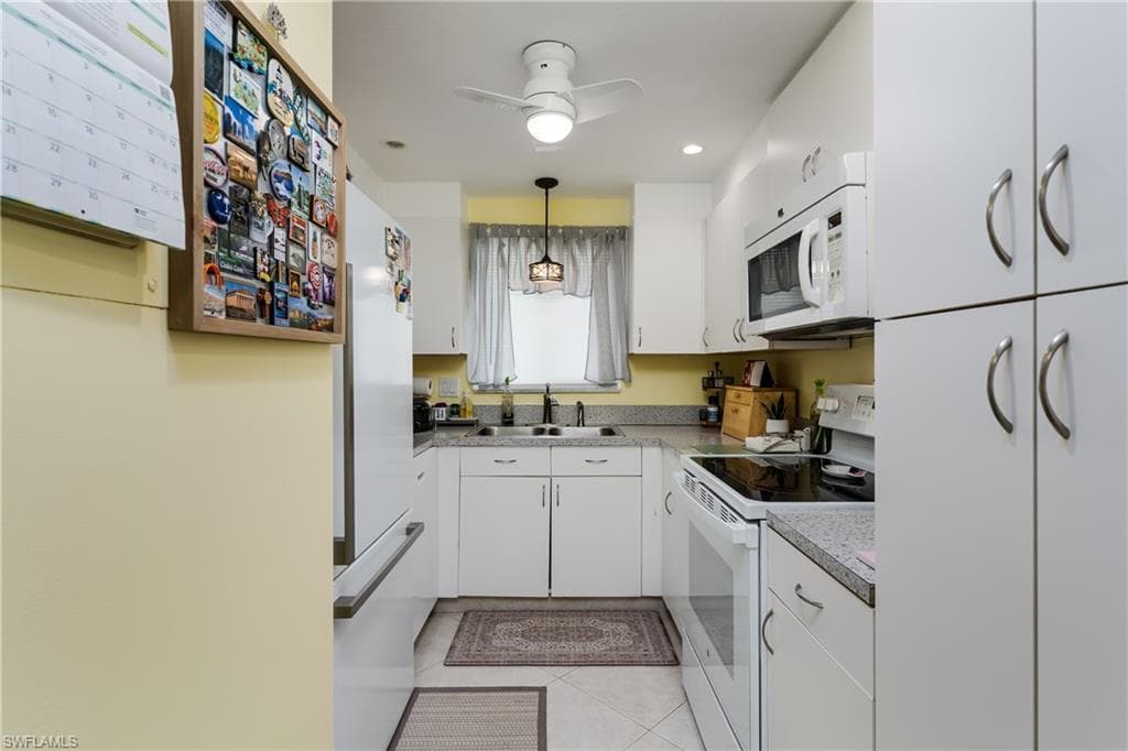 1010 Manatee Rd B304, Naples, FL 34114-13