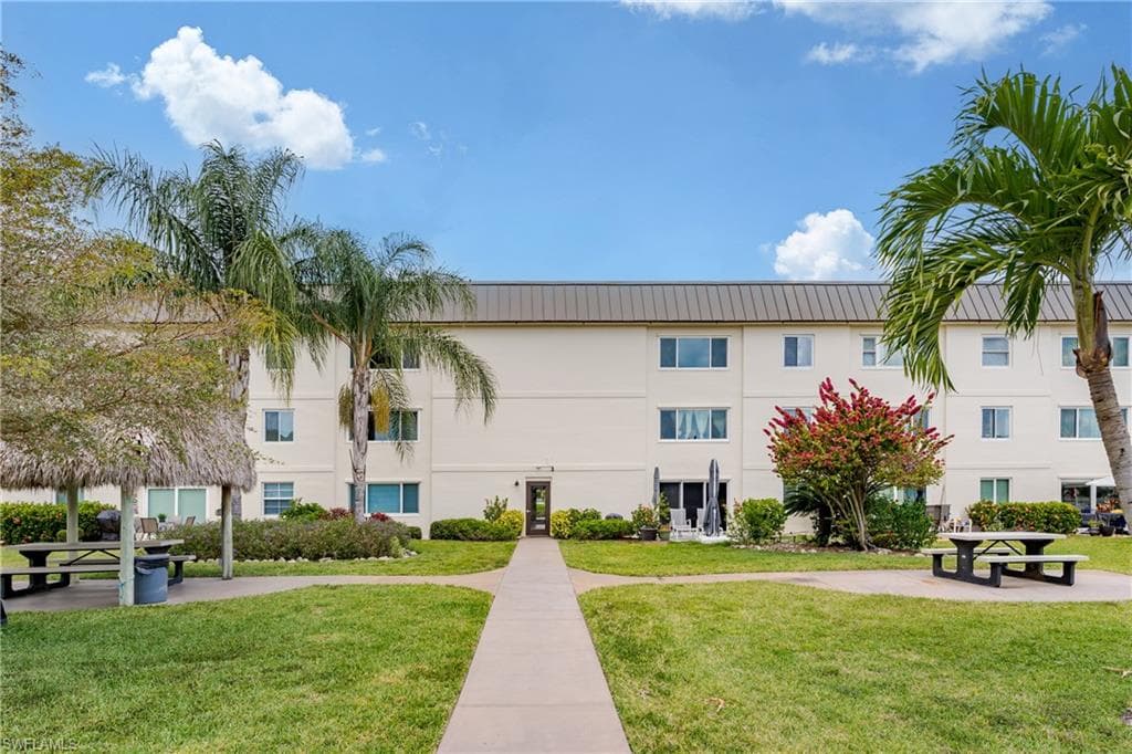 1010 Manatee Rd B304, Naples, FL 34114-23