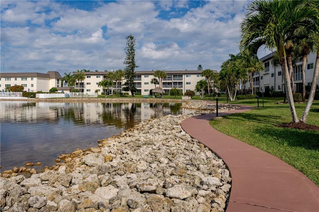 1010 Manatee Rd B304, Naples, FL 34114-32