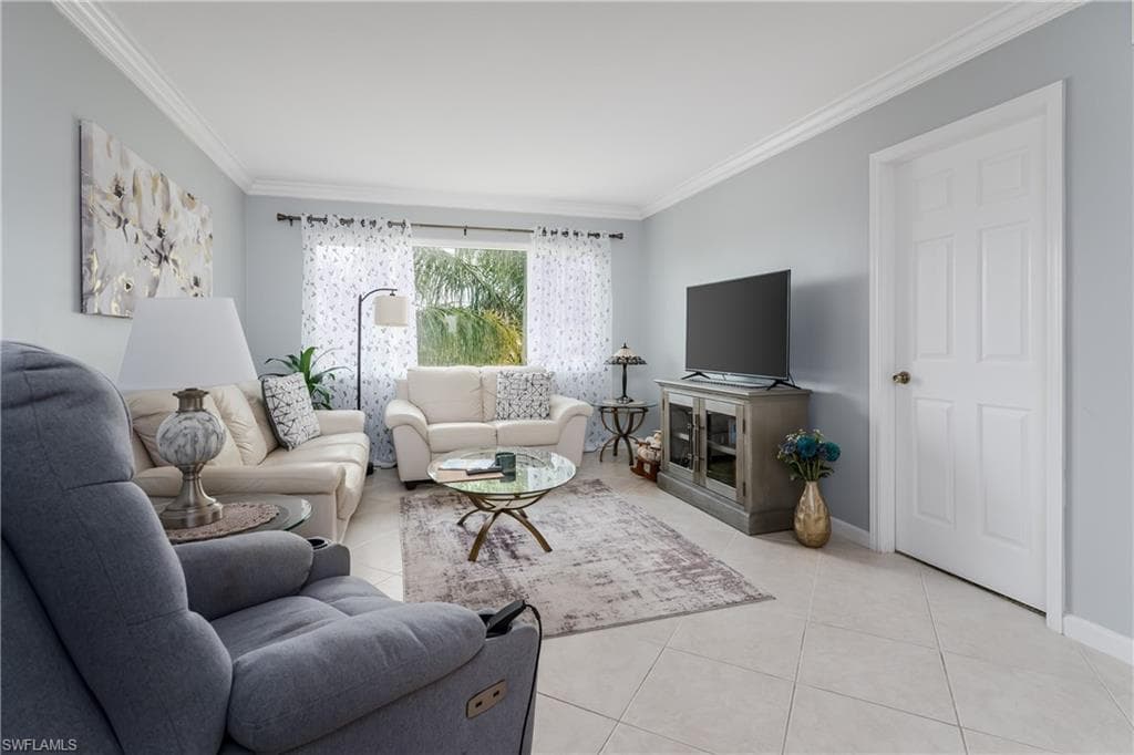 1010 Manatee Rd B304, Naples, FL 34114-7