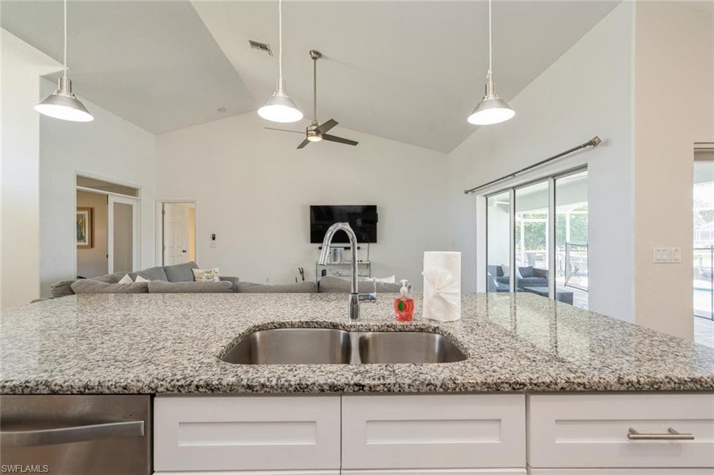 1921 12th St, Cape Coral, FL 33990-15