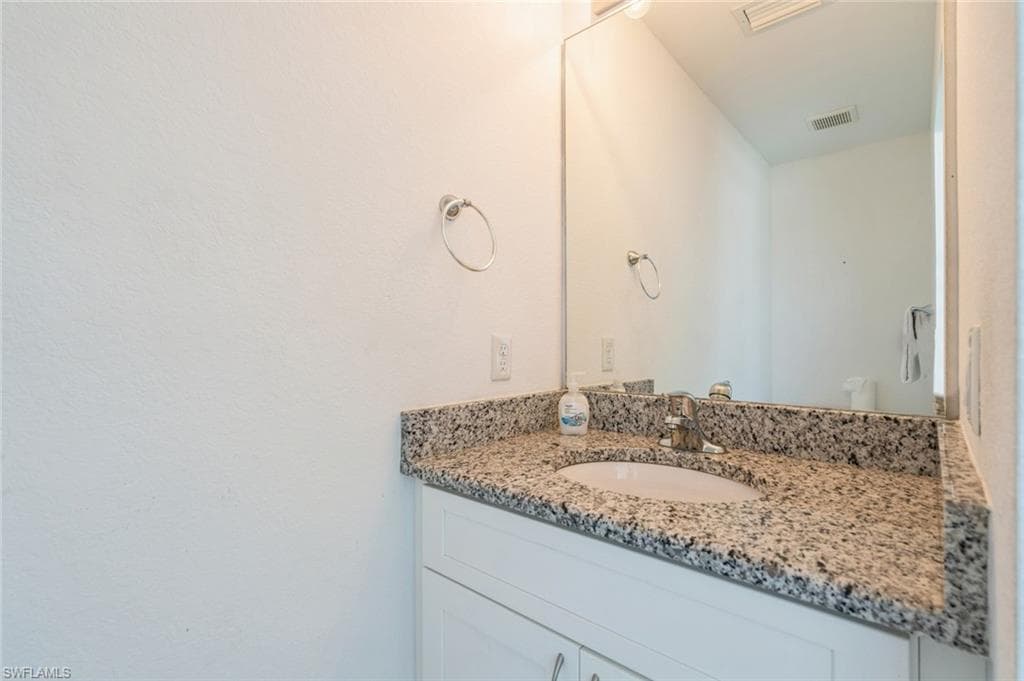 1921 12th St, Cape Coral, FL 33990-45
