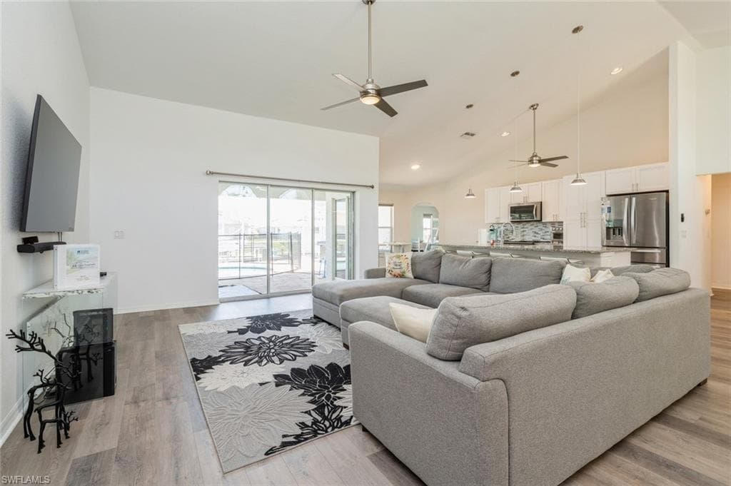 1921 12th St, Cape Coral, FL 33990-7