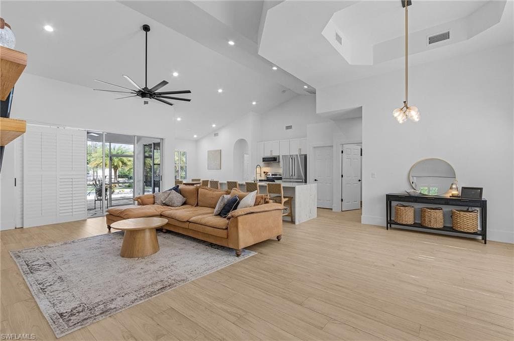 595 31st St NW, Naples, FL 34120-10