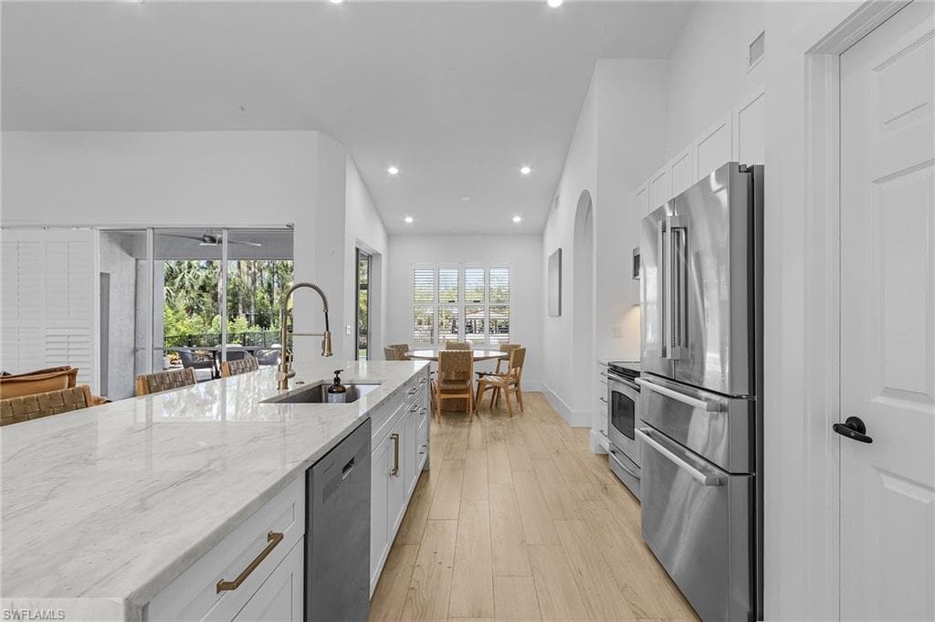 595 31st St NW, Naples, FL 34120-13