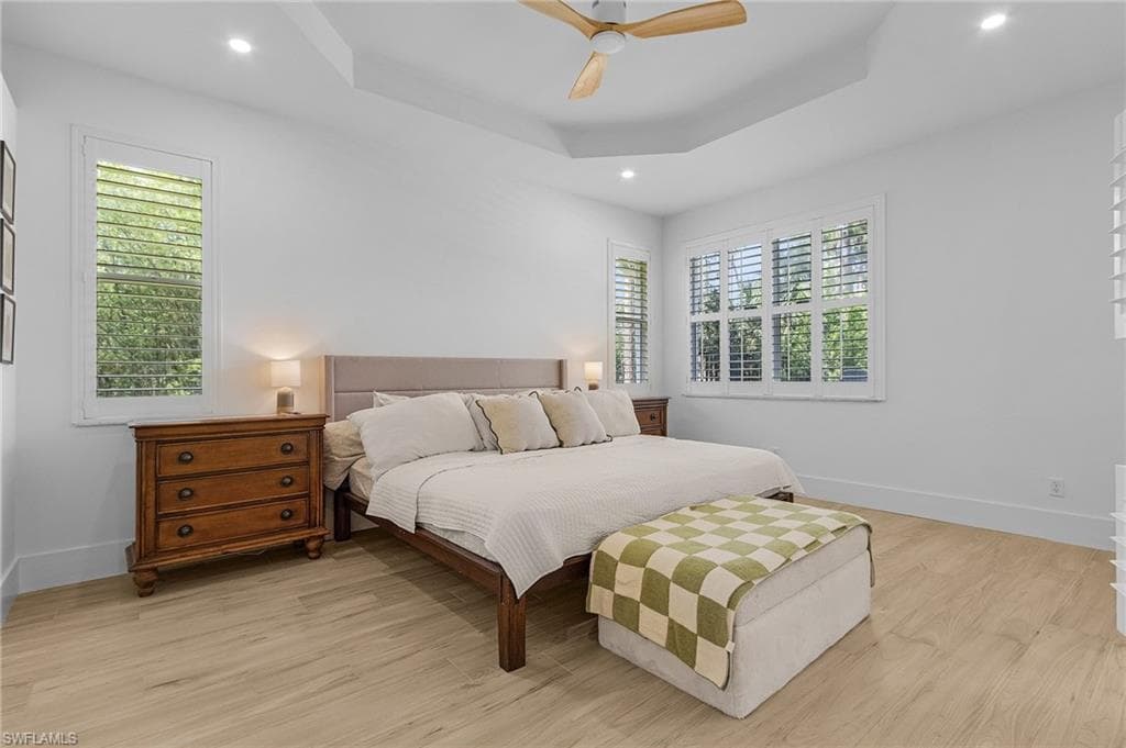 595 31st St NW, Naples, FL 34120-19