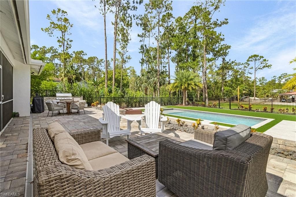 595 31st St NW, Naples, FL 34120-22