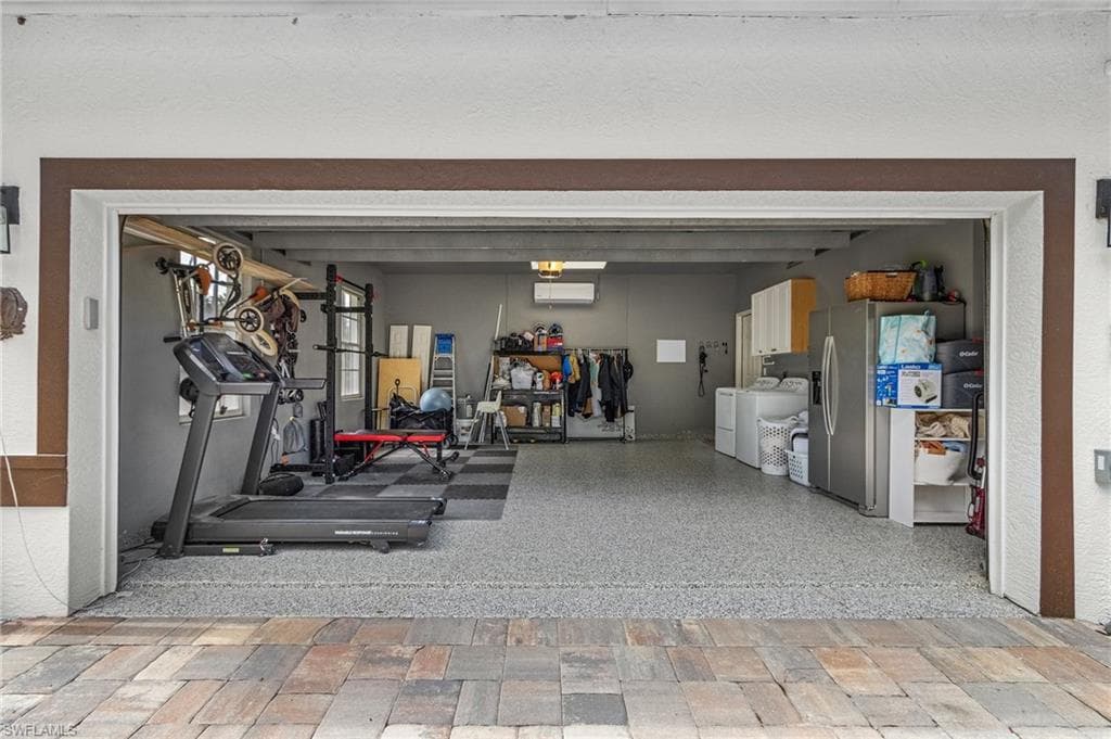 595 31st St NW, Naples, FL 34120-28