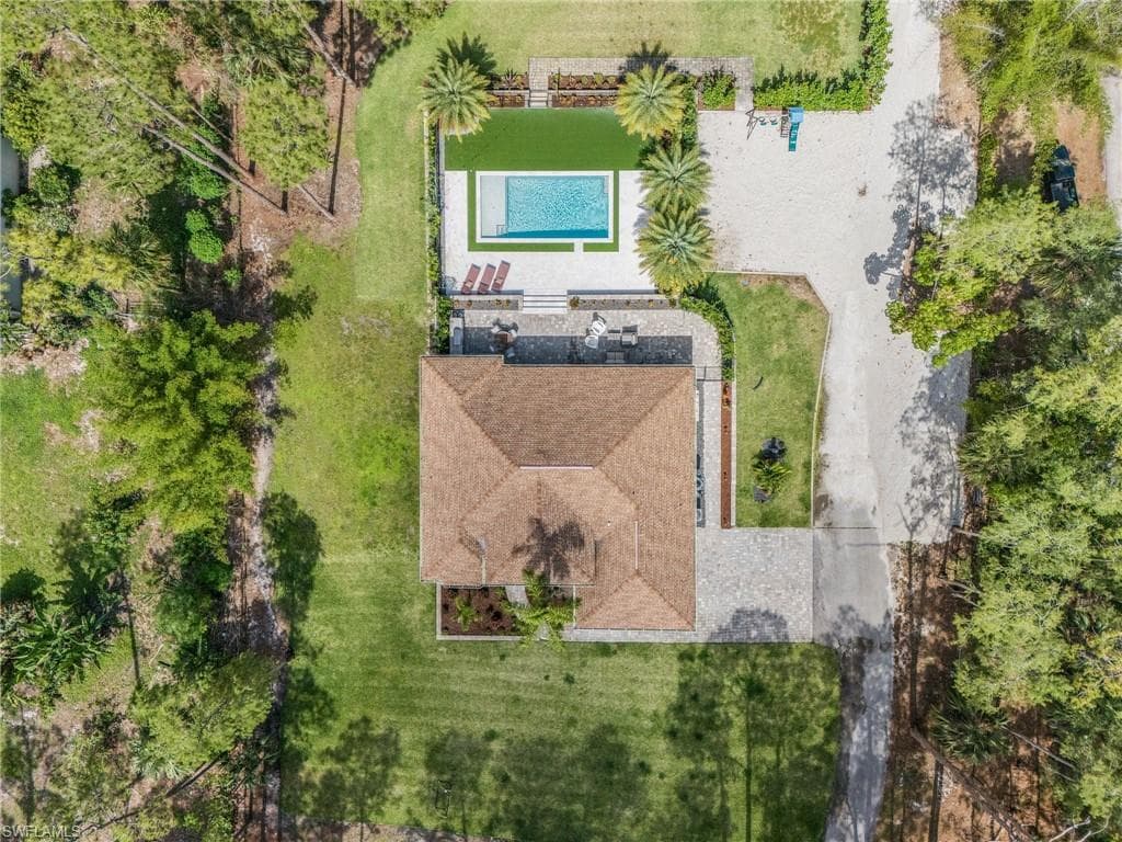595 31st St NW, Naples, FL 34120-31