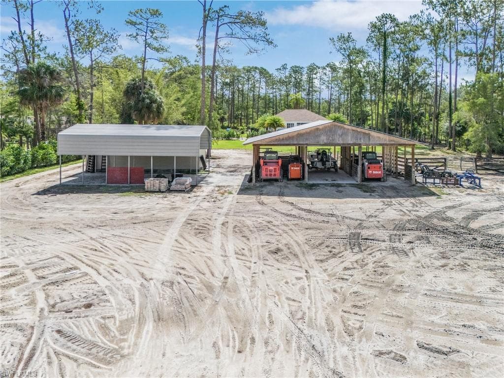 595 31st St NW, Naples, FL 34120-33