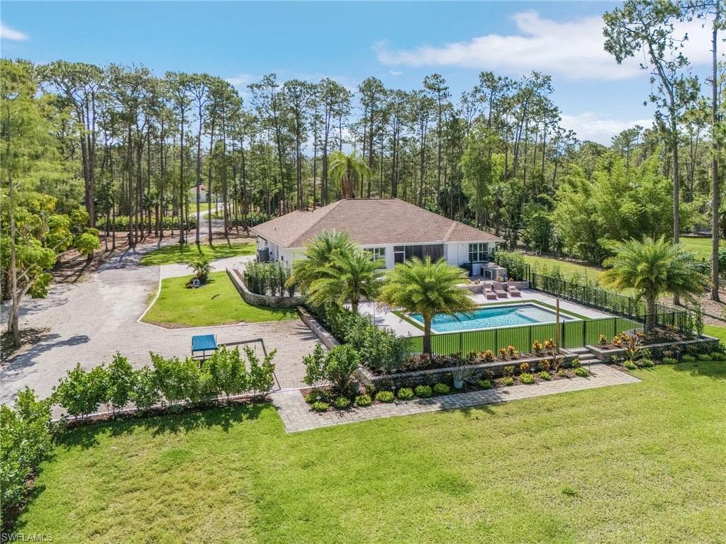 595 31st St NW, Naples, FL 34120-35