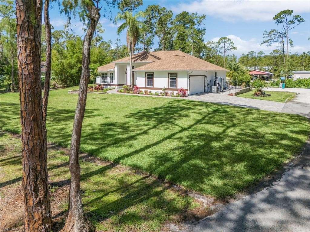 595 31st St NW, Naples, FL 34120-36